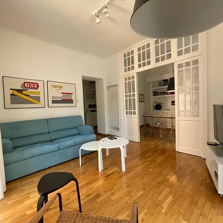 Apartment Docking House *